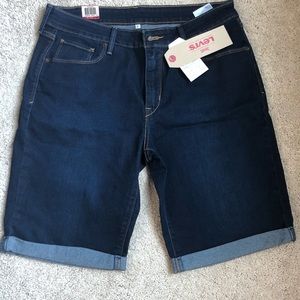 Levi women’s Bermuda shorts. NWT